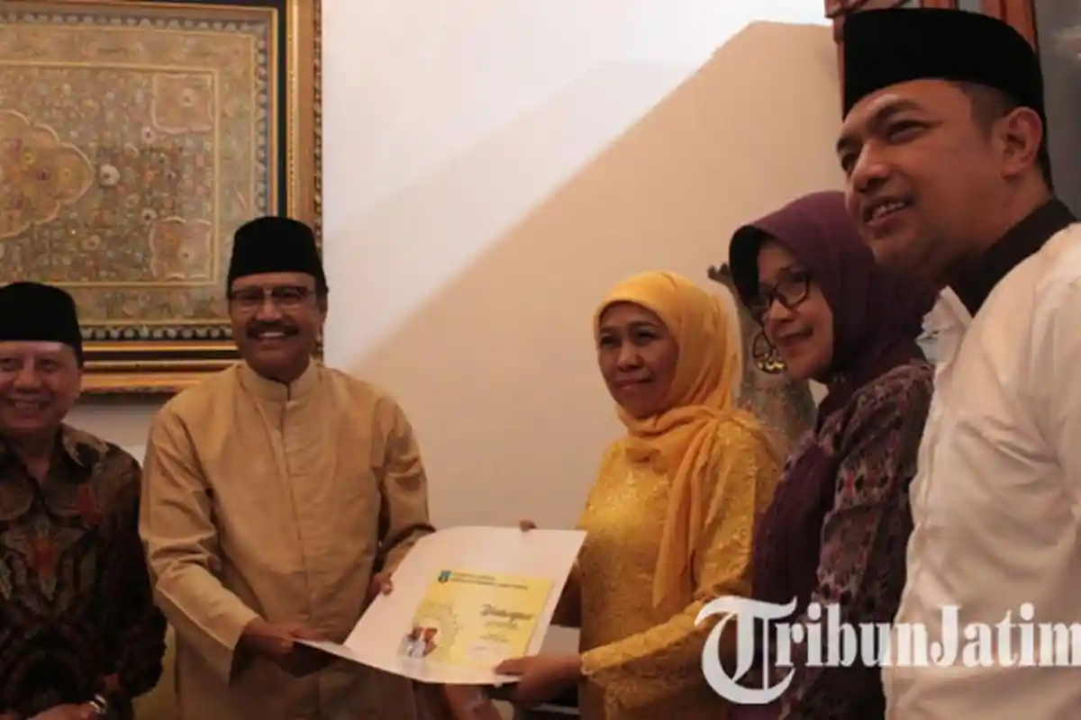 Sowan ke Kediaman Khofifah Indar Parawansa, Gus Ipul Disuguhi Duren Wonosalam yang Legit