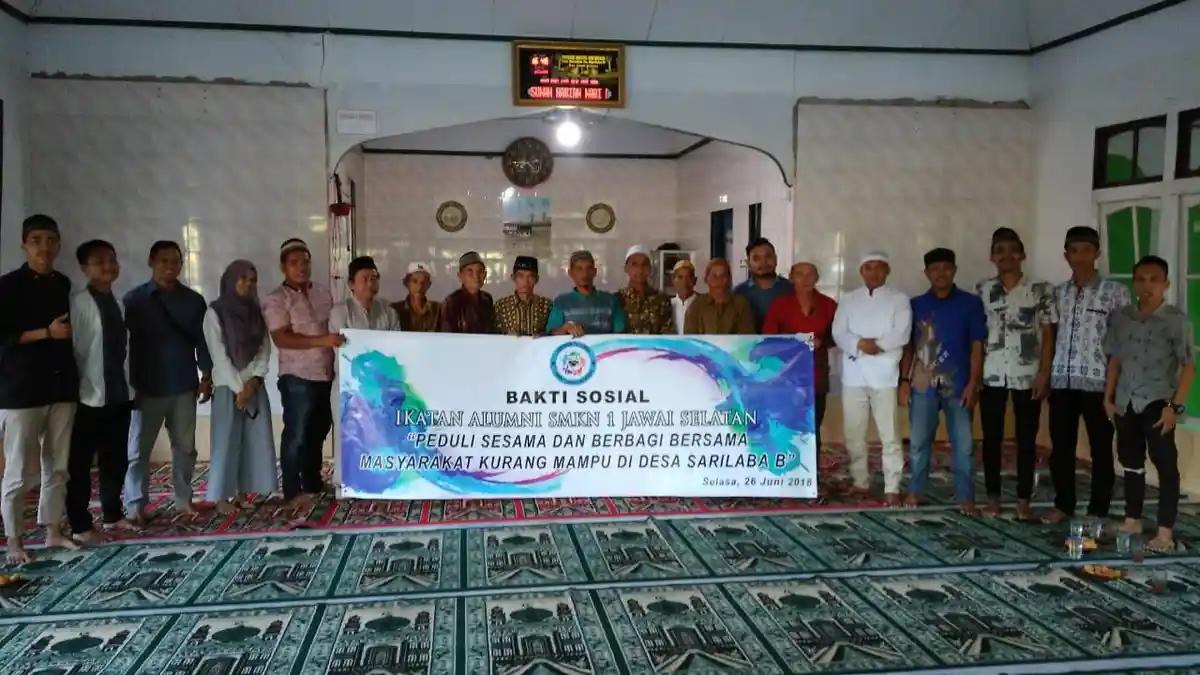 Ikatan Alumni SMKN 1 Jawai Selatan Gelar Bakti Sosial