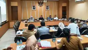 Bapemperda-DPRD-Kota-Semarang-menggelar-rapat-bersama-OPD-terkait.jpg