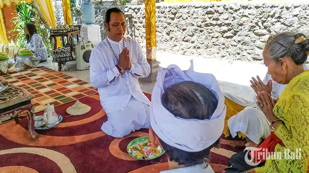Hidup Sebagai Bahmacaria, Agus Indra Udayana Madiksa dan Pilih Jadi Wiku Pendidik Umat