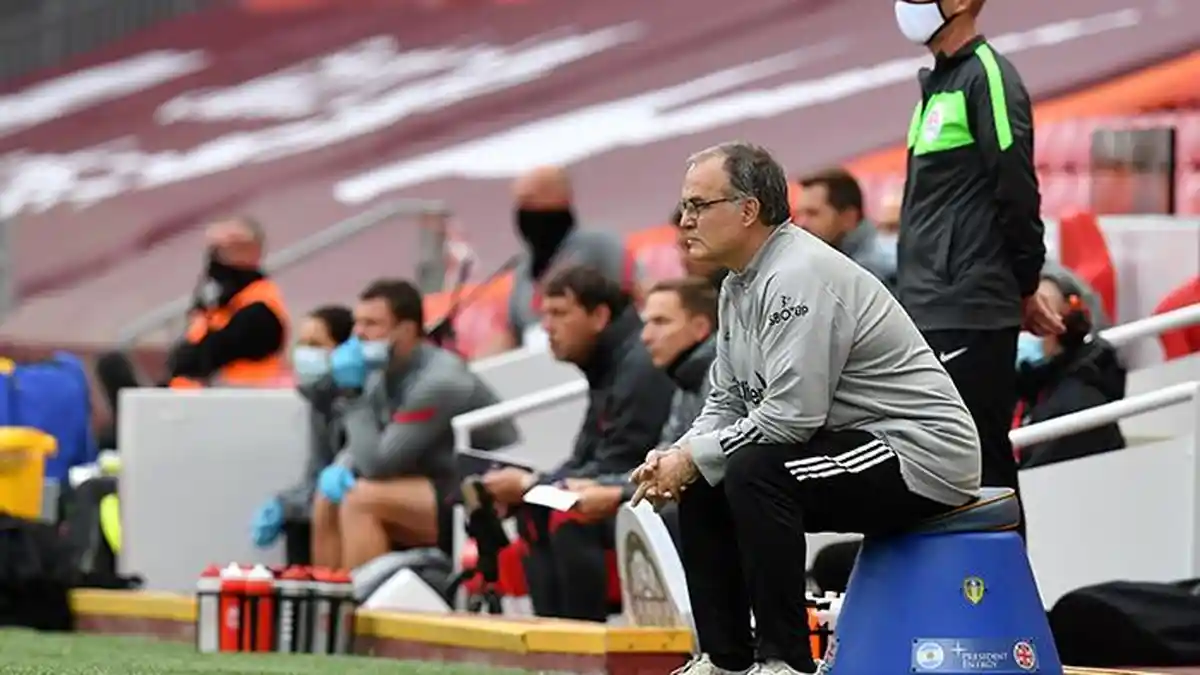 Kisah Marcelo Bielsa dengan Ember Duduknya di Tepi Lapangan