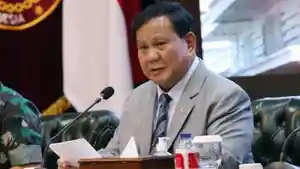 PRESIDEN-Potret-Prabowo-Subianto-saat-menjabat-Menteri-Pertahanan.jpg