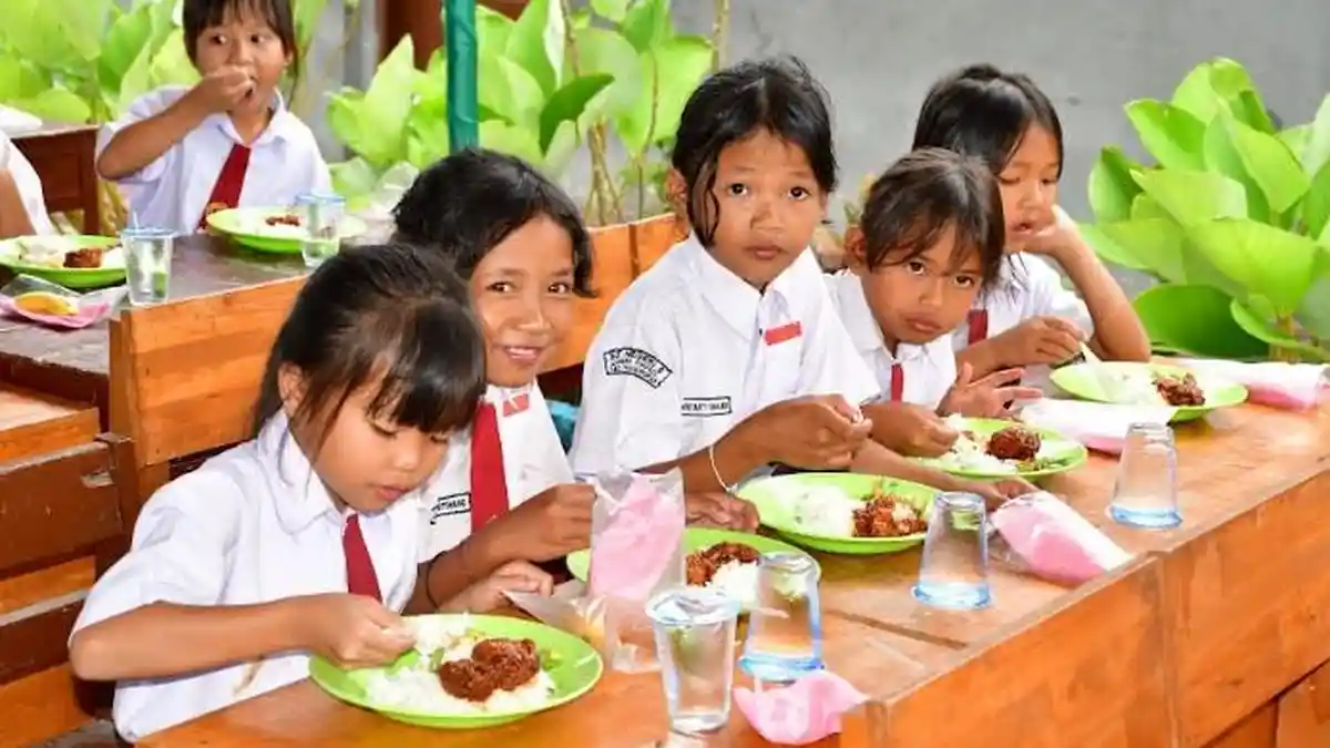 Pemkab Samosir Uji Coba Makan Bergizi untuk Peserta Didik di SD Negeri