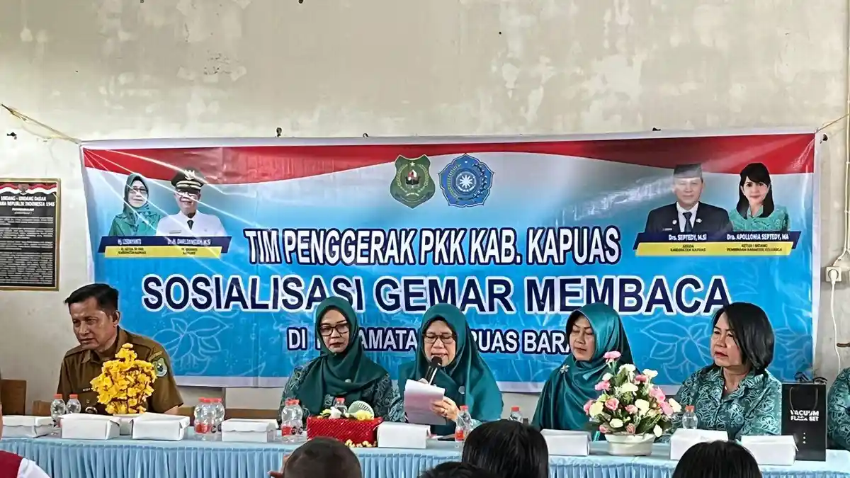 Dukung Program Gemar Membaca, TP PKK Kapuas Kalteng Kunjungi SDN 2 Mandomai