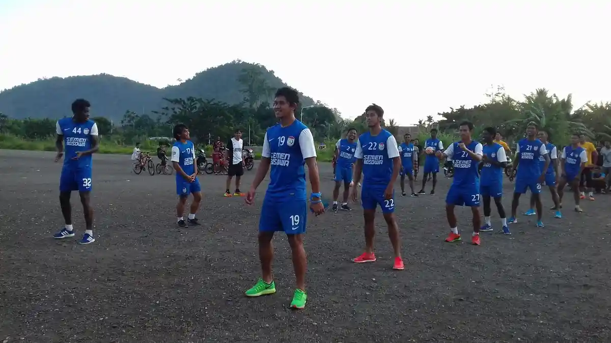 Perjalan ke Serui Lebih 10 Jam, PSM Makassar Hanya Latihan Perenggangan