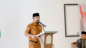 Bupati-Aceh-Timur-Iskandar-Usman-Al-Farlaky-saat-berpidato-di-Pendopo-Idi-Rayeuk.jpg