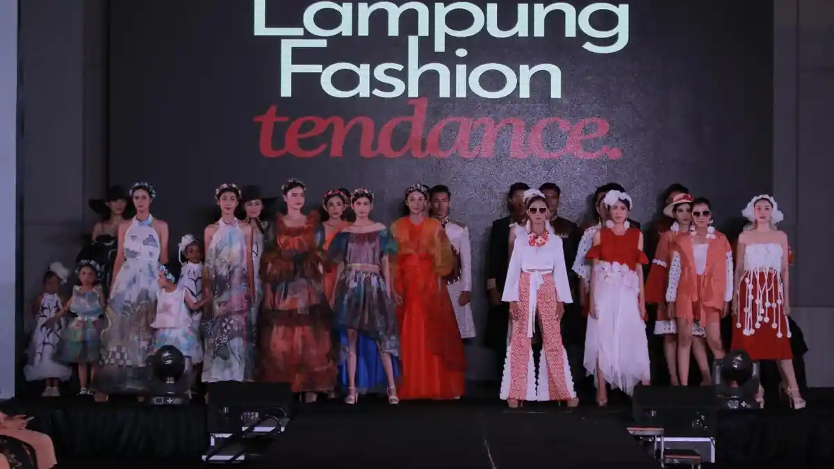 29 Desainer Tampil di Lampung Fashion Tendance