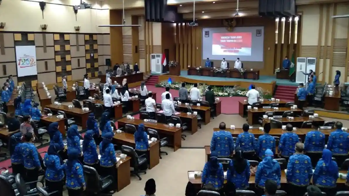Rapat Paripurna, DPRD Kabupaten Malang Soroti Izin Pendirian Minimarket Modern