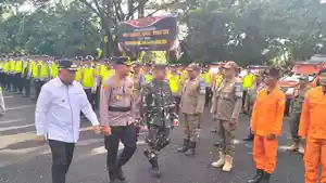 Pengecekan-kesiapan-ratusan-personel-gabungan-dari-Polri-TNI-dan-Pemerintahan.jpg
