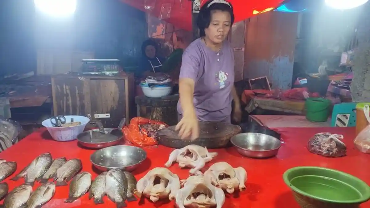Harga Daging Ayam di Pasar Bobo Manado Sulawesi Utara Naik Drastis, Rp 53 Ribu per Kilogram