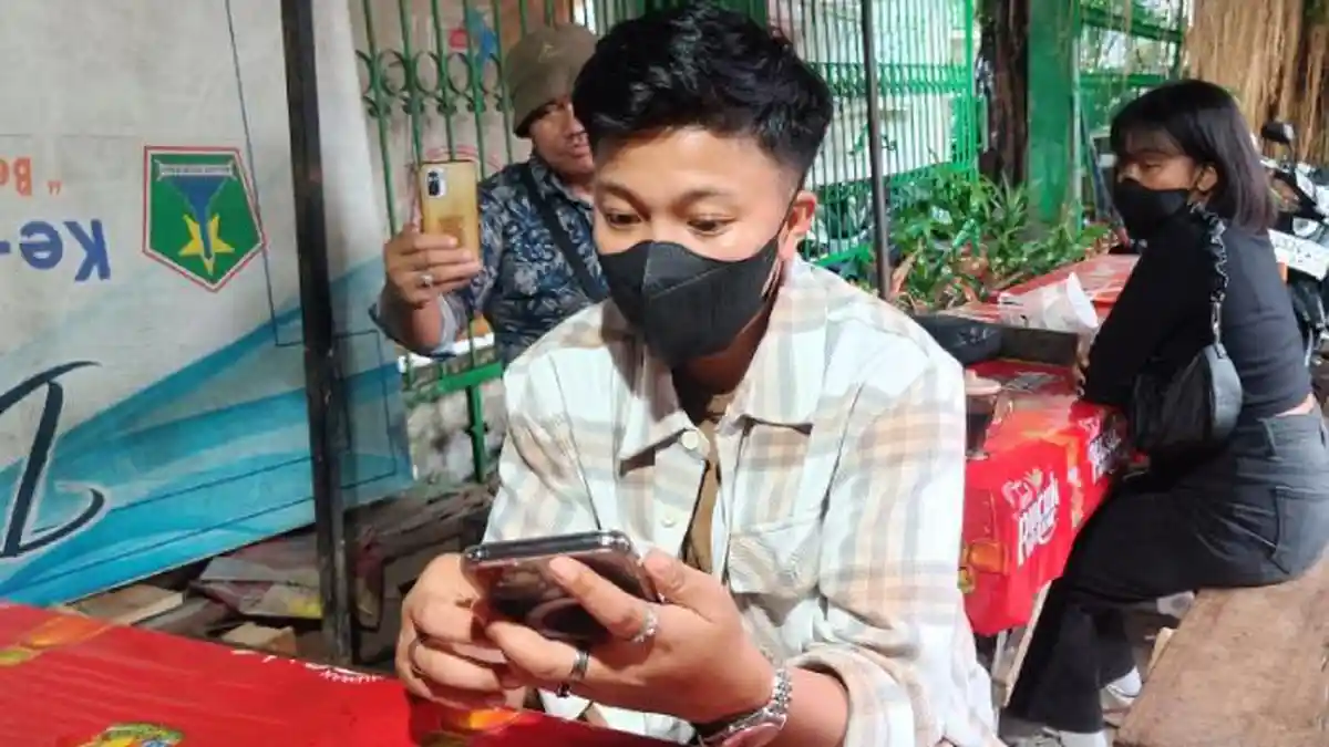Perbedaan Versi Malam Pertama Rey dan Intan: Pernikahan Sesama Jenis di ...