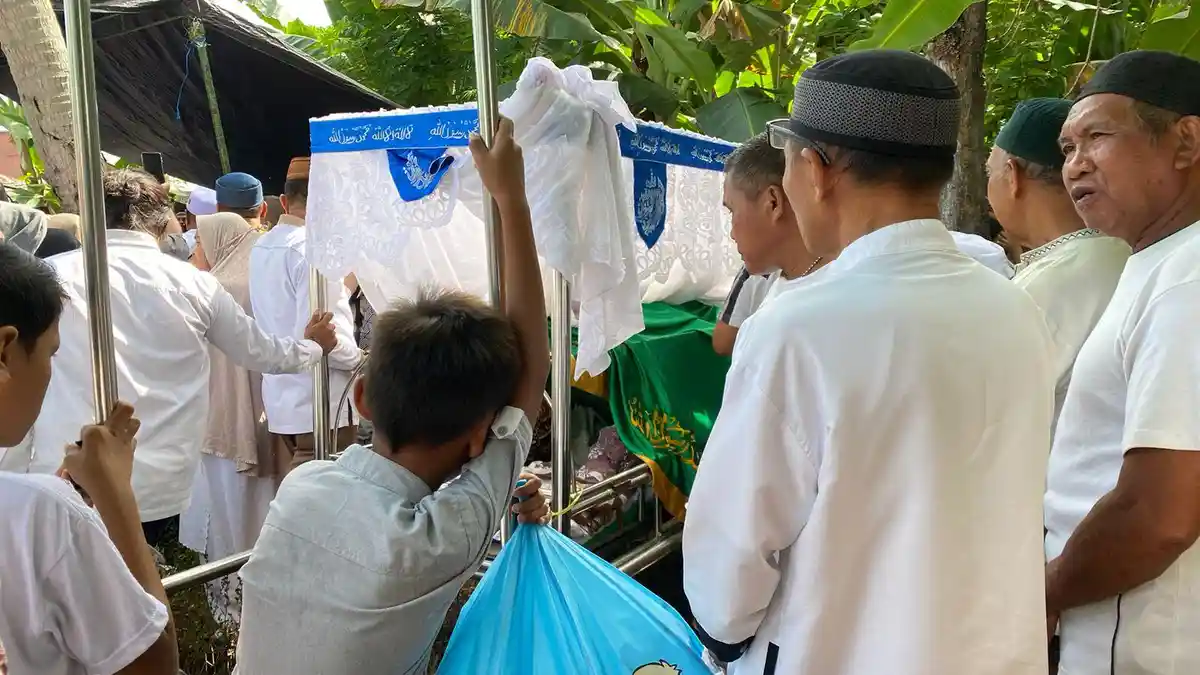 BREAKING NEWS: Sri Meyke Male Korban Kecelakaan Pesawat Sam Air Dimakamkan di Kota Gorontalo