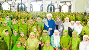 Ketua-Umum-Dewan-Pembina-PP-Muslimat-NU-sekaligus-Gubernur-Jawa-Timur-Khofifah.jpg