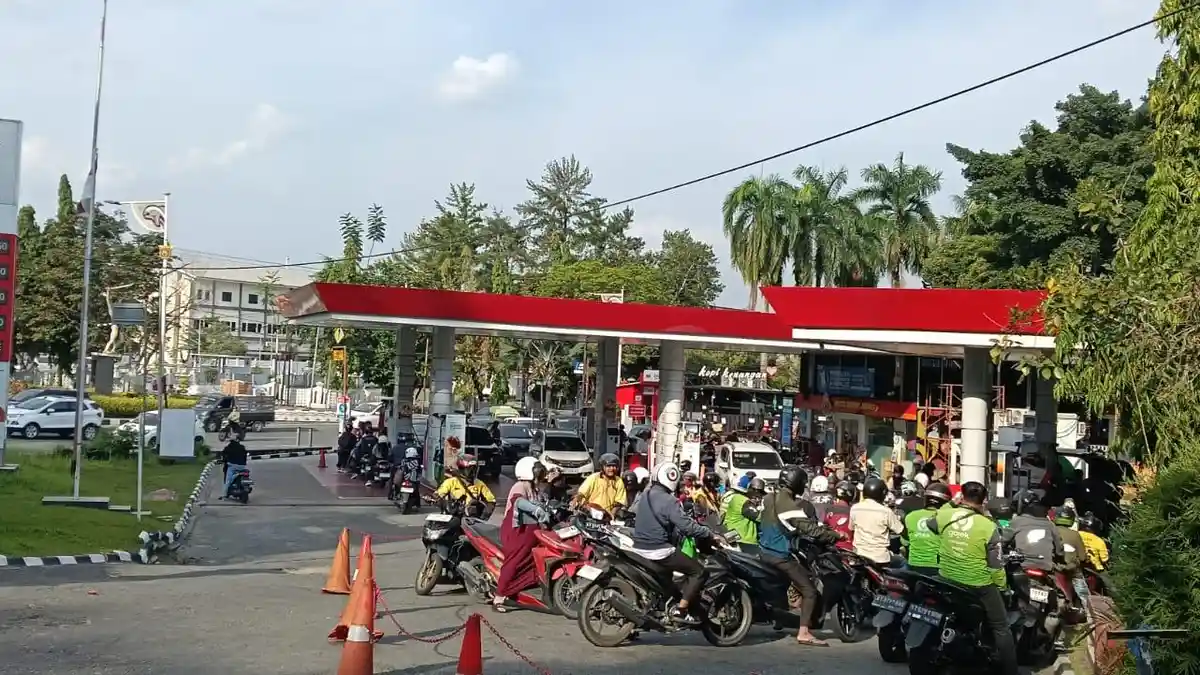 Dibalik Antrean Panjang BBM Kaltim dan Daftar Harga Terbaru Nasional