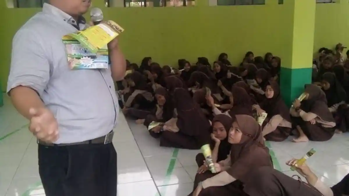 Guru Honorer di Indramayu Punya Penghasilan Rp 4-6 Juta Per Bulan? Kok Bisa? Ternyata Ini Rahasianya