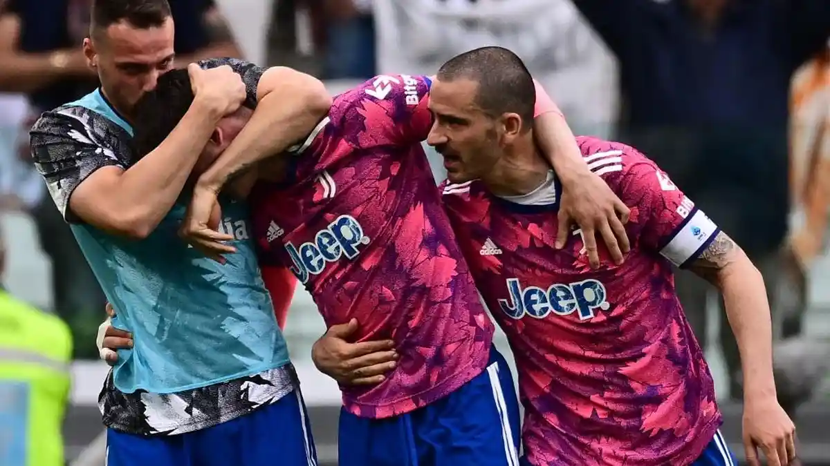 Juventus Menang vs Atalanta, Dusan Vlahovic Sasaran Rasis, Menpora Italia Minta Maaf