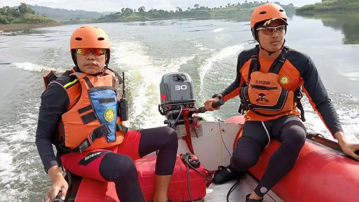 Korban Tenggelam di Waduk Saguling Belum Ditemukan, Tim SAR Terkendala Cuaca dan Banyak Keramba