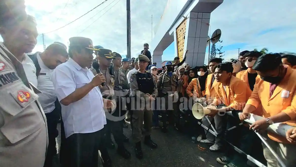 Wako Erman Safar Tak Ada, Massa Aksi Fort De Kock Tolak Dialog dengan Sekda, Ancam Demo Jilid II