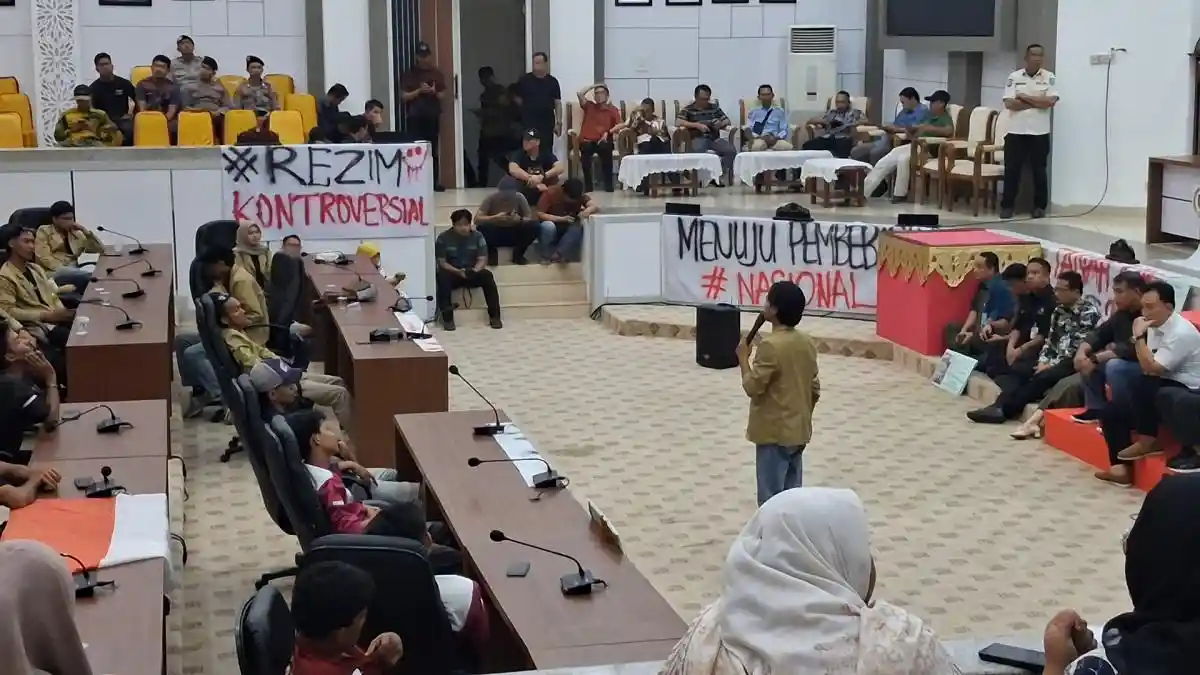 BEM Babel Geruduk DPRD, Suarakan Persoalan Nasional hingga Tolak Pembangunan PLTN di Pulau Gelasa - Bangkapos.com