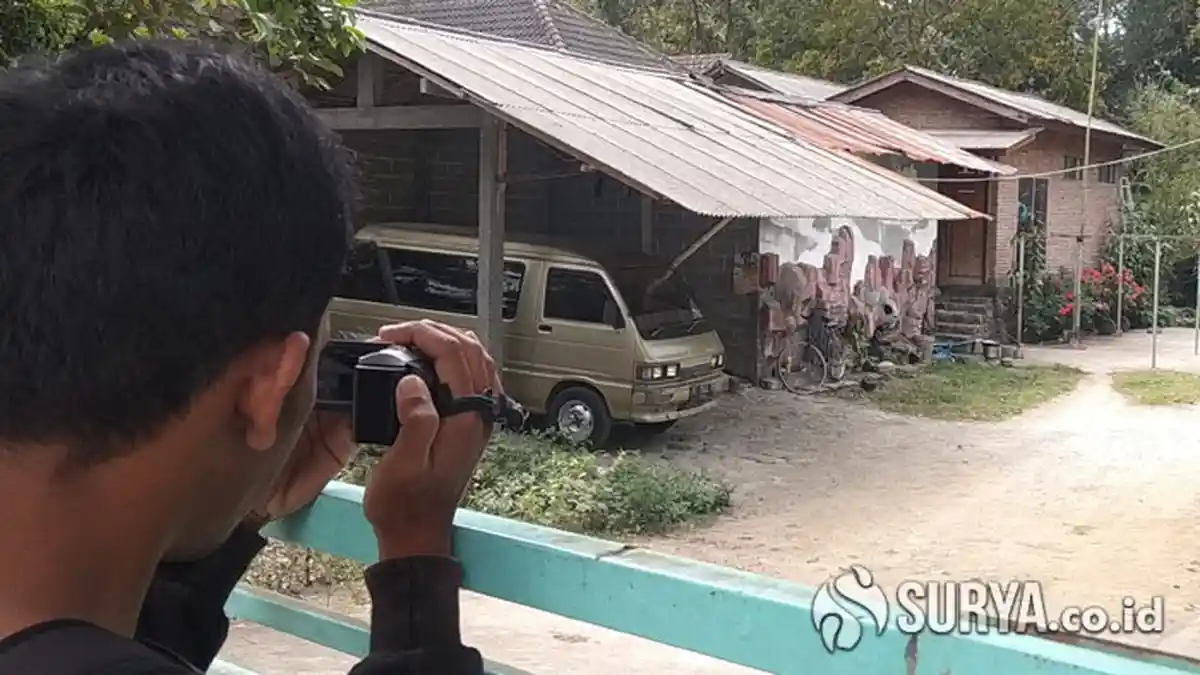 Densus 88 Sita Busur dan Anak Panah di Rumah Terduga Teroris di Jatimalang Kota Blitar