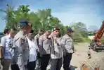 Kapolda Aceh Tinjau Pembangunan Jembatan Bailey di Sawang