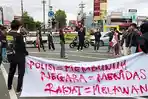 demo-mahasiswa-GMNI-di-DPRD-Jember-Jatim.jpg