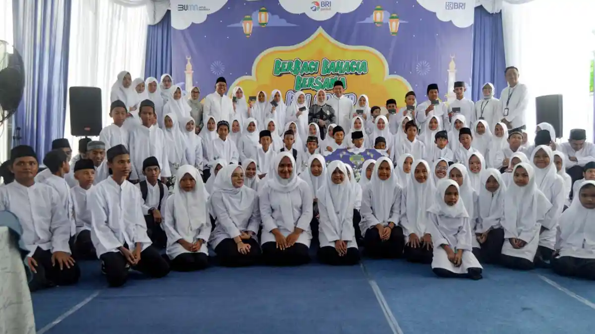 Berbagi Bahagia Bulan Ramadhan: BRI Regional Office Padang Santuni Anak Yatim, dan Bagikan Sembako