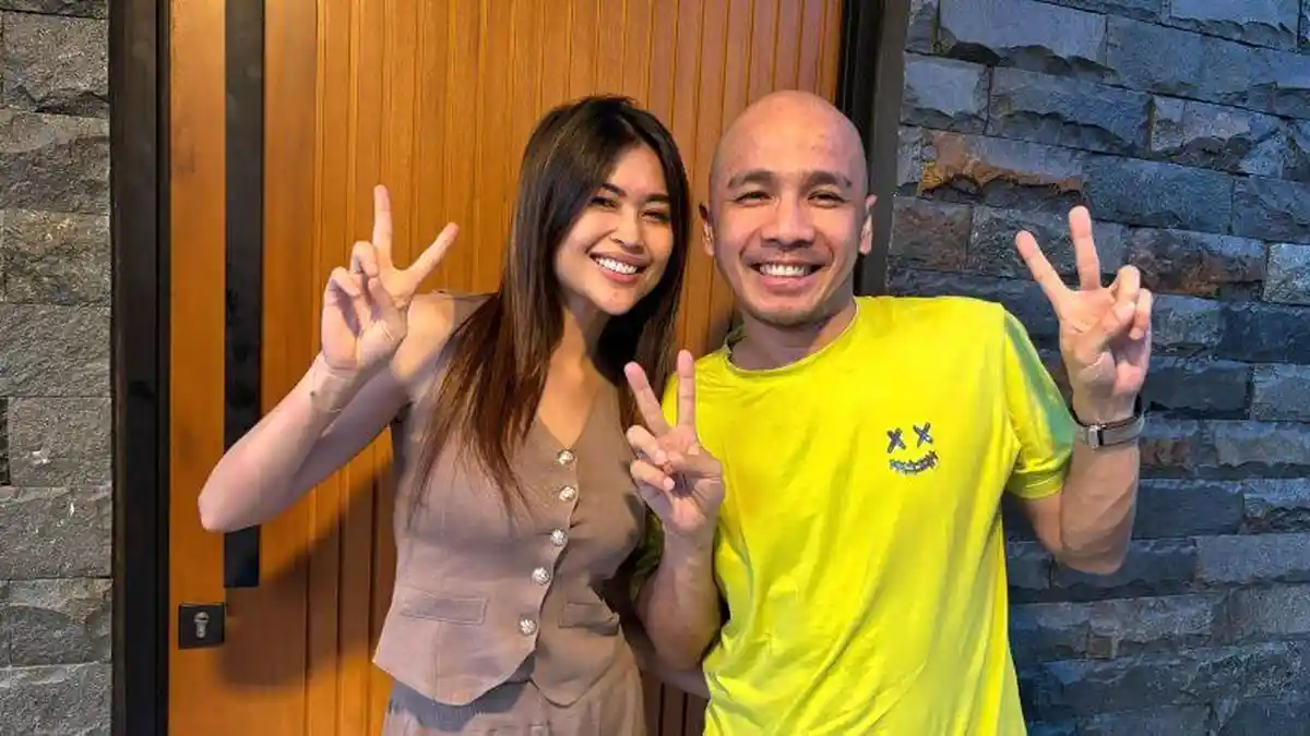 Rayakan Natal 2025, Ovi Sovianti dan Franky Roring Gelar Open House