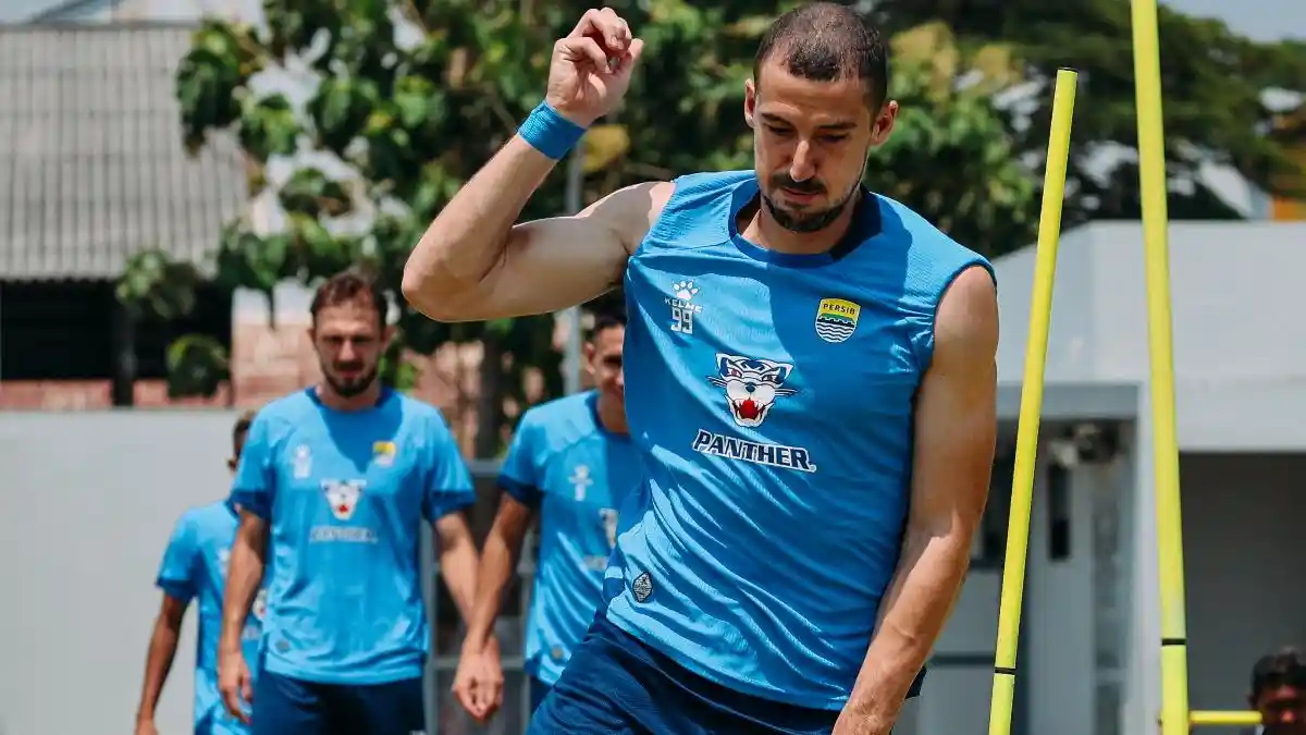 Persib Bandung Latihan di Surabaya Jelang Lawan Madura United, Igor Tolic Soroti Kondisi Pemain
