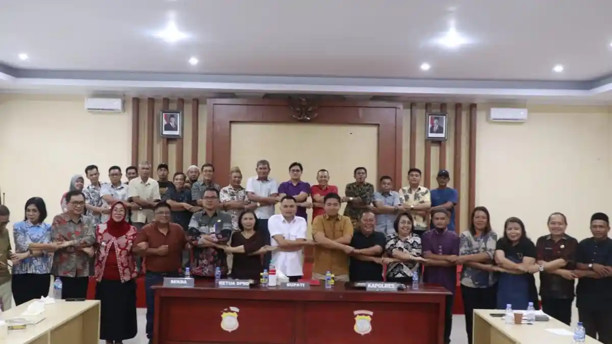 Bupati Mitra Ronald Kandoli dan Forkopimda Damaikan Konflik 2 Desa di Belang