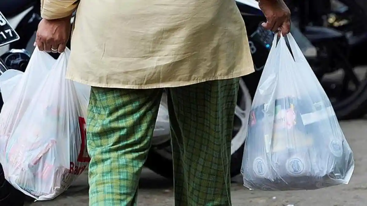 Kebijakan Plastik Berbayar 