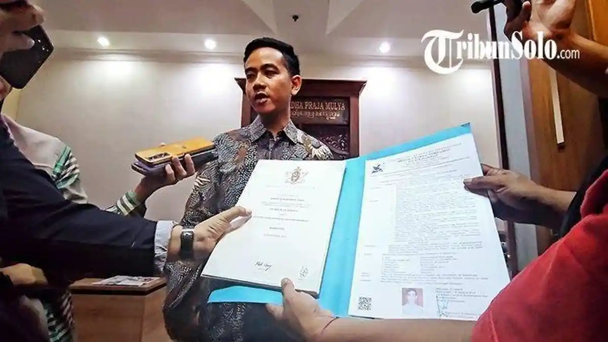 VIRAL Ijazah Gibran, Dapat Nilai Second Class Honours - Second Division ...
