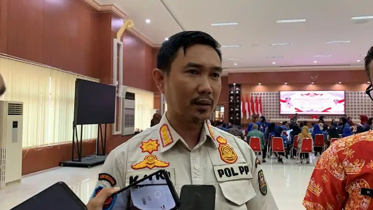 PKL Kembali Jualan di Jalan Pisang, Satpol PP Lakukan Pengamanan 24 Jam