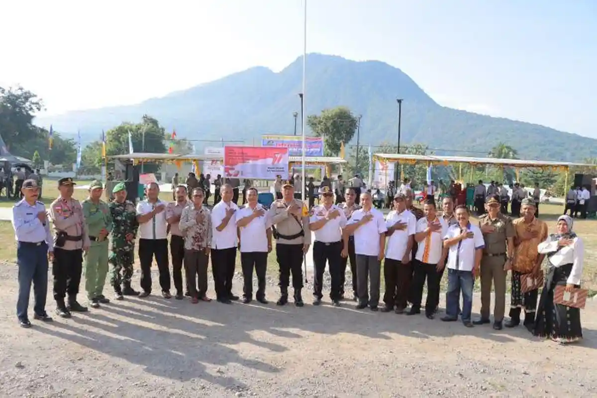 Raih Nilai Terbaik, Pos kamling Watu Ipu Dapat Piagam Penghargaan dari Kapolres Manggarai Timur