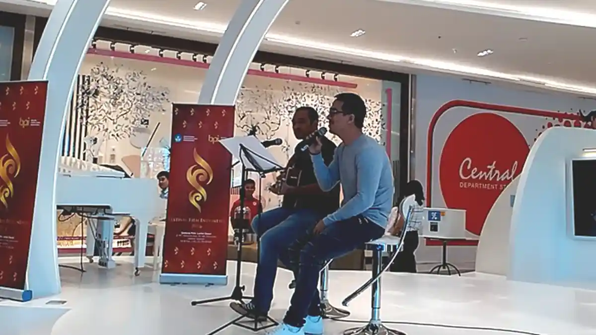 Aktor Joe Taslim dan Ario Bayu Berduet Nyanyikan Lagu Laskar Pelangi