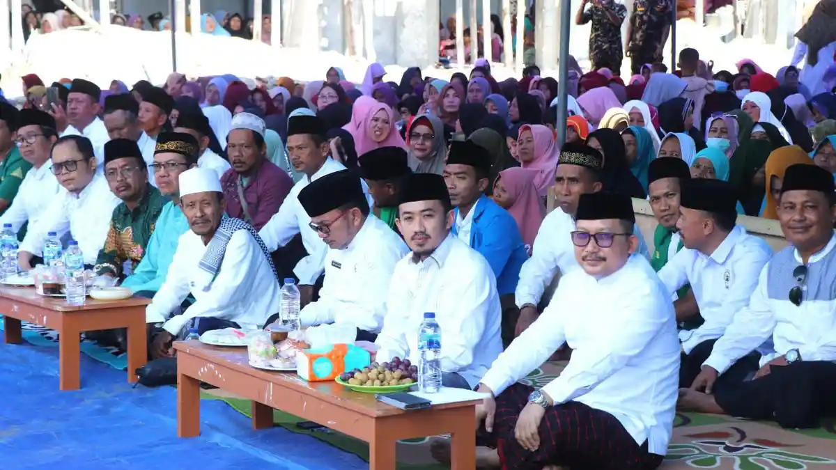 Hari Santri di Banggai Hadirkan Ustadz Syamsuddin Nur, Bupati Pimpin Upacara Bendera