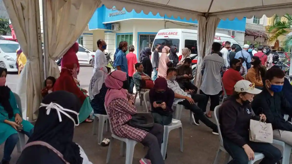 RS Awal Bros Batam Terjunkan 4 Tenaga Medis untuk Lakukan Rapid Test Gratis