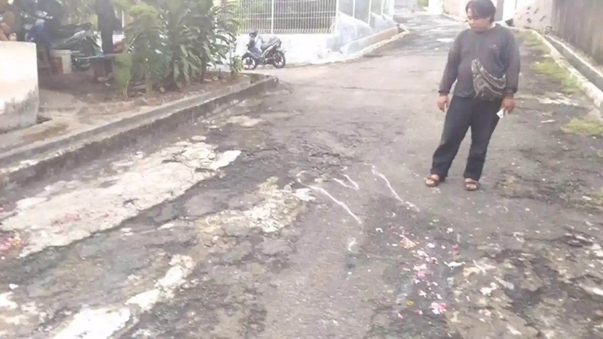 Ribut Mulut di Jalan, Debt Collector Dihabisi Penunggak, PNS Cantik Ikut-ikutan Kabur