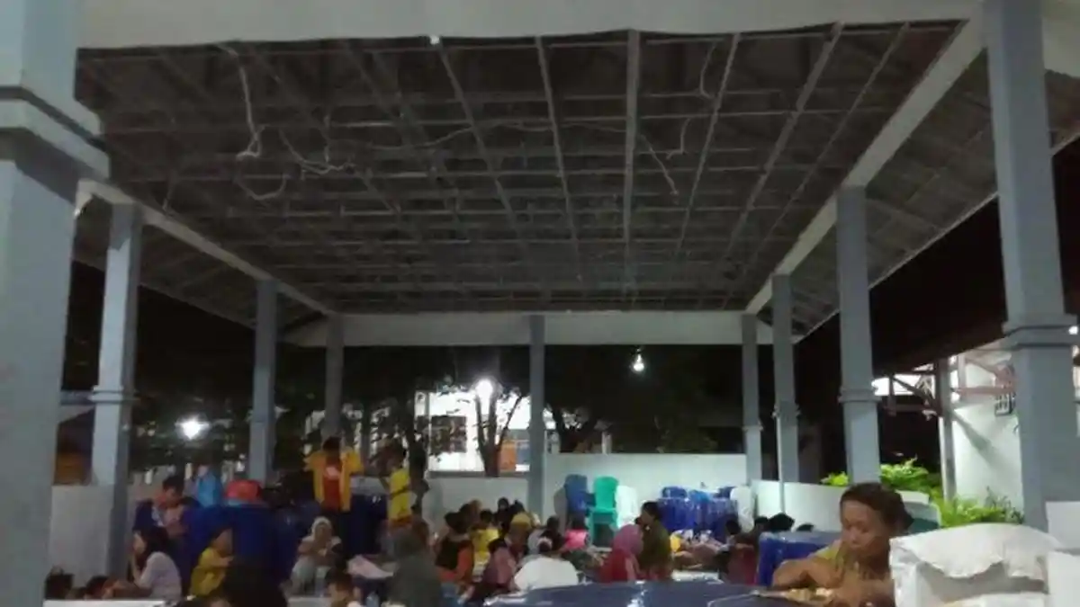 Kesaksian Warga Terdampak Gempa NTT: Kaki Saya Gemetar, Anak Sampai Menangis