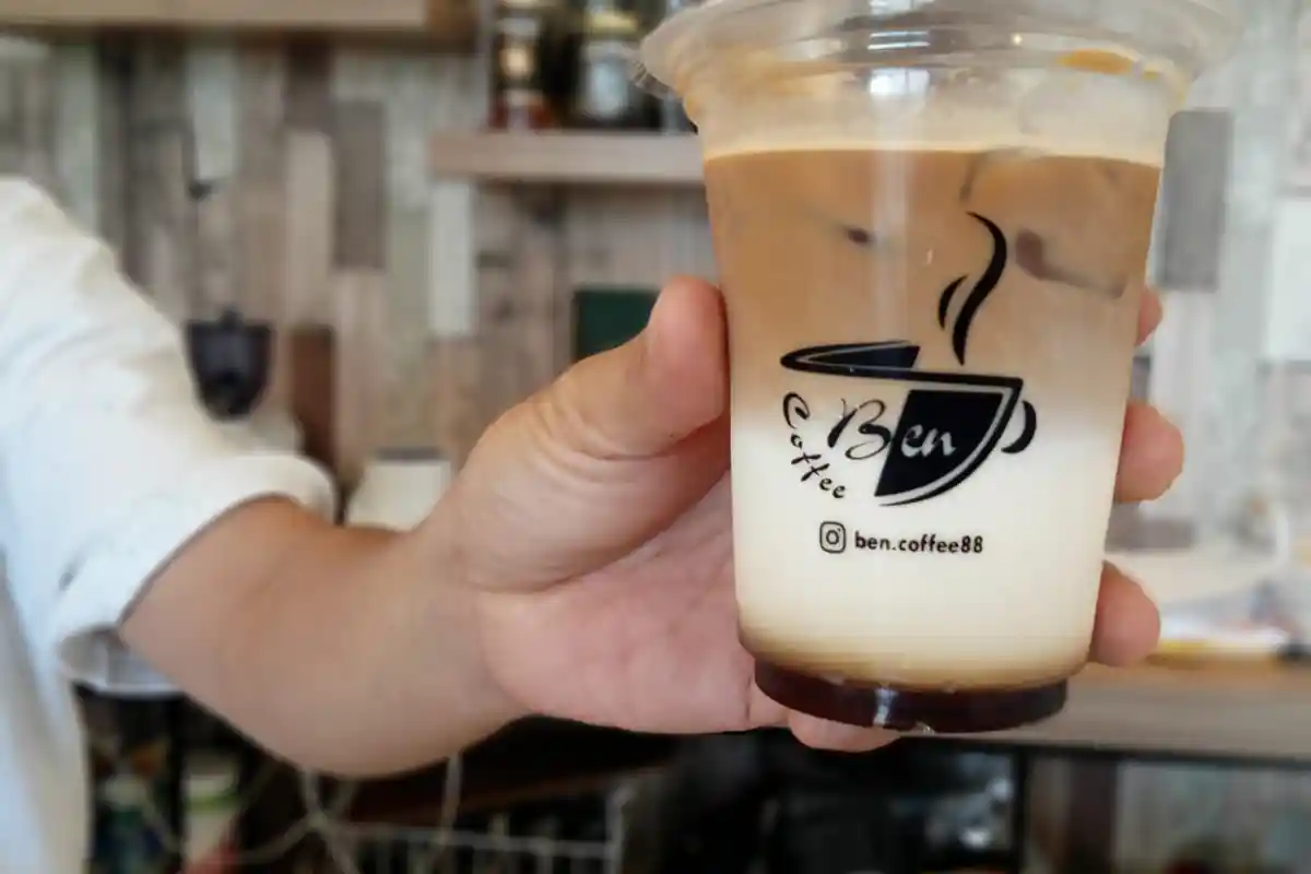 Nikmatnya Es Kopi Susu SEMANGAT Ben's Coffe, 'Selalu Manis untuk Diingat'