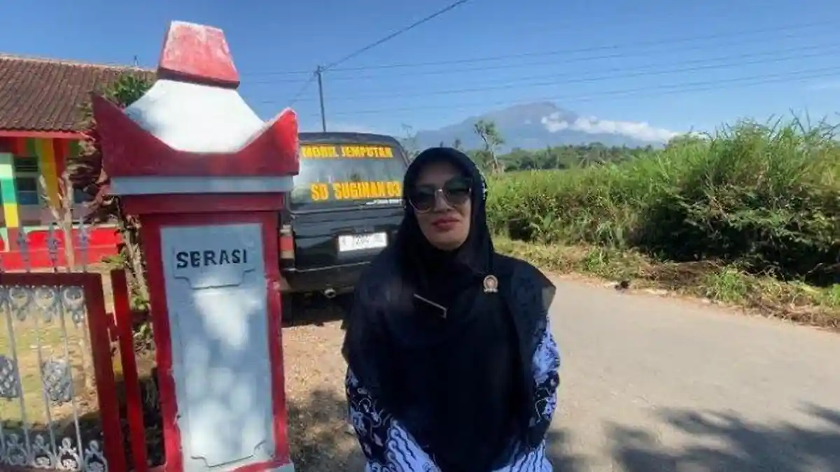 Bu Kepala Sekolah di Semarang ini Baik Hati, Sediakan Mobilnya Antar Jemput Murid