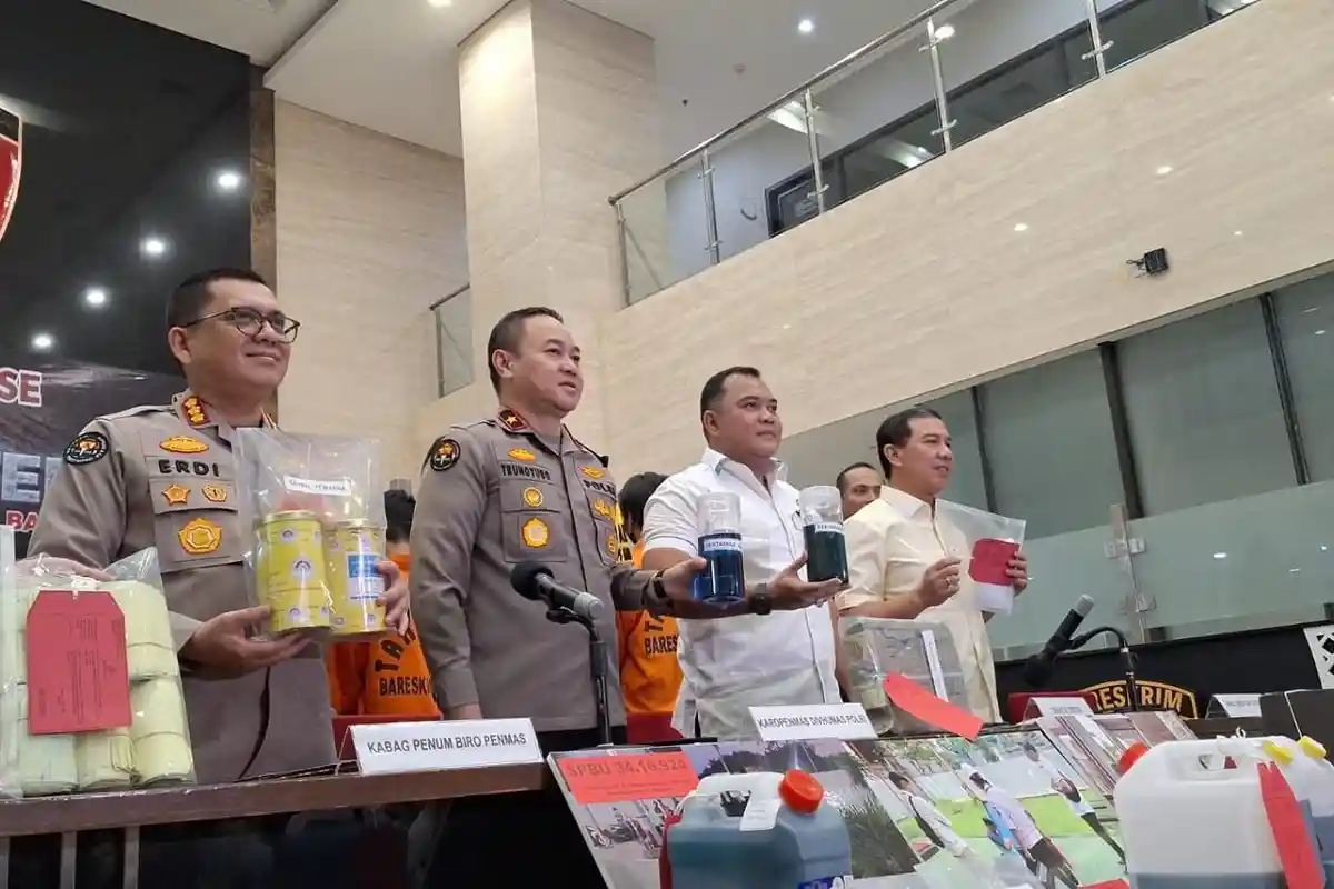 Bareskrim Polri Bongkar BBM Pertamax Palsu di 4 SPBU, 5 Orang Jadi Tersangka