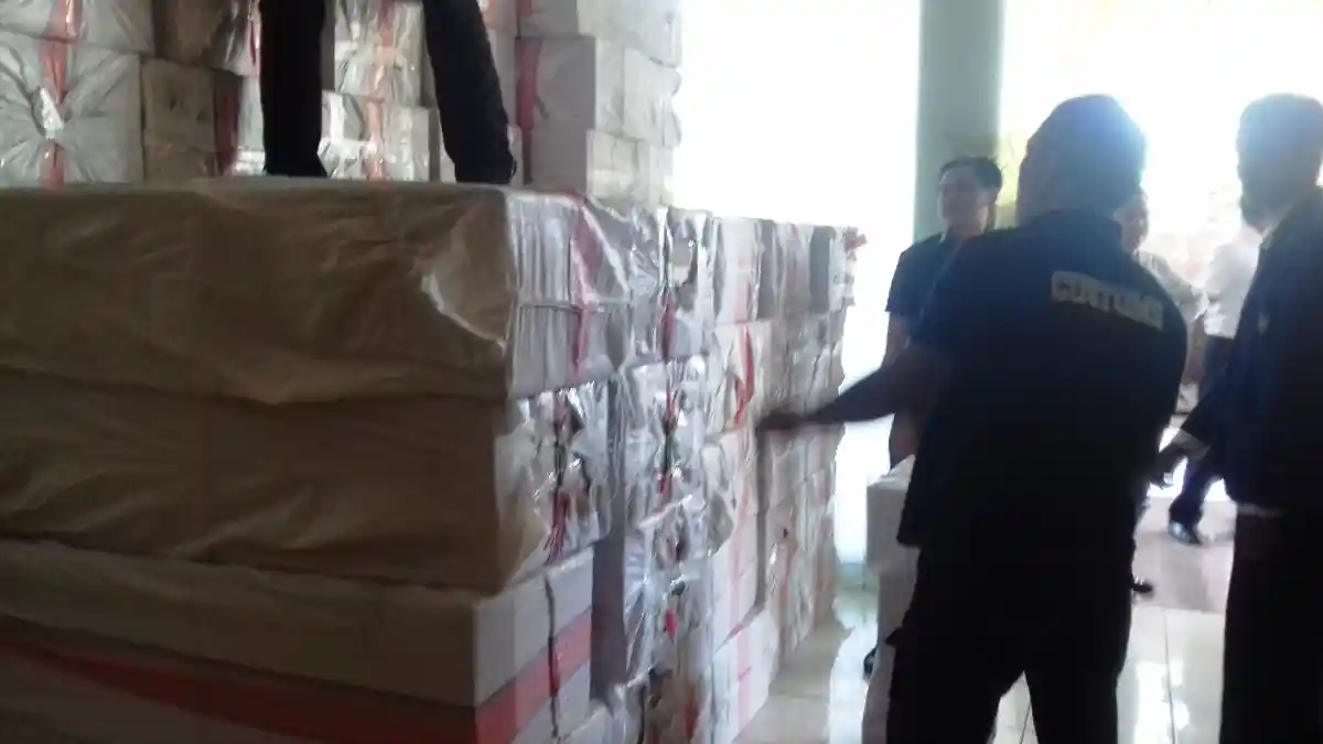 5 Juta Batang Rokok Ilegal Asal Surabaya Diamankan Bea Cukai Sulawesi