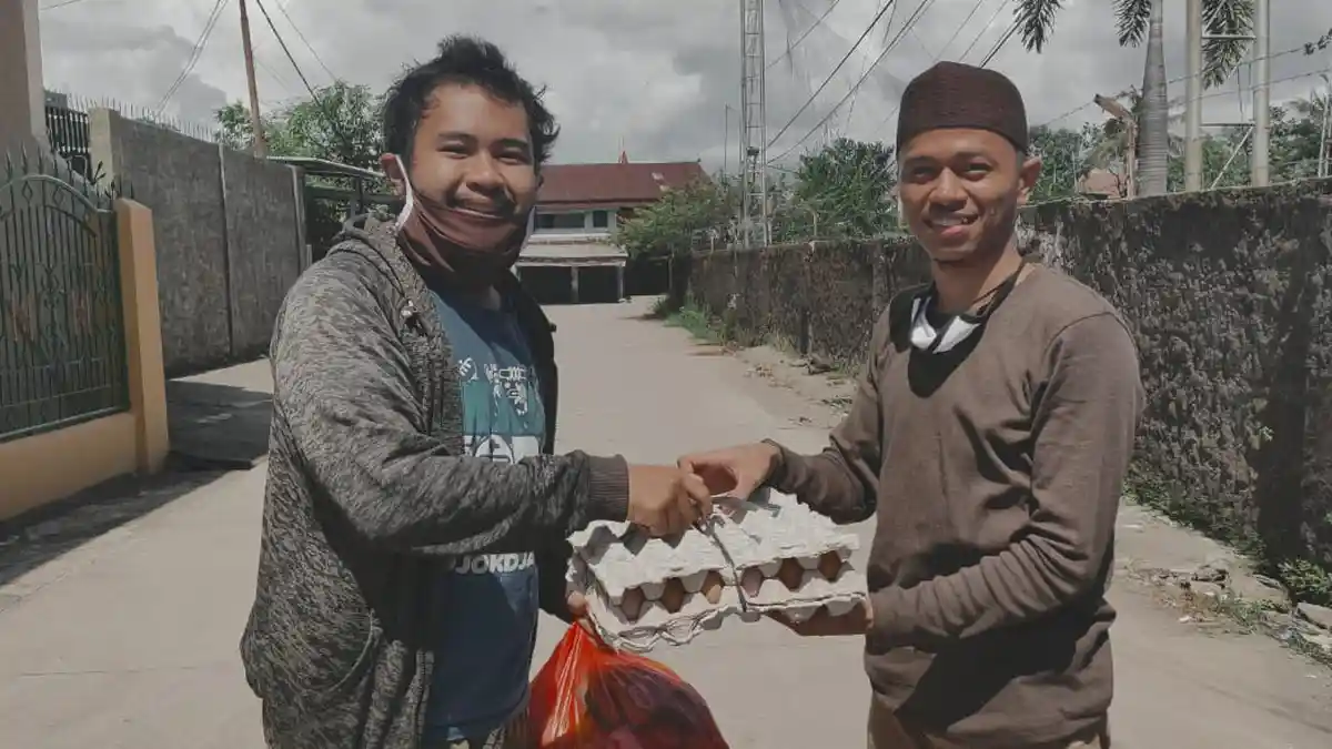 43 Mahasiswa Fikom UMI Dapat Bantuan Bahan Pokok dari Kampus