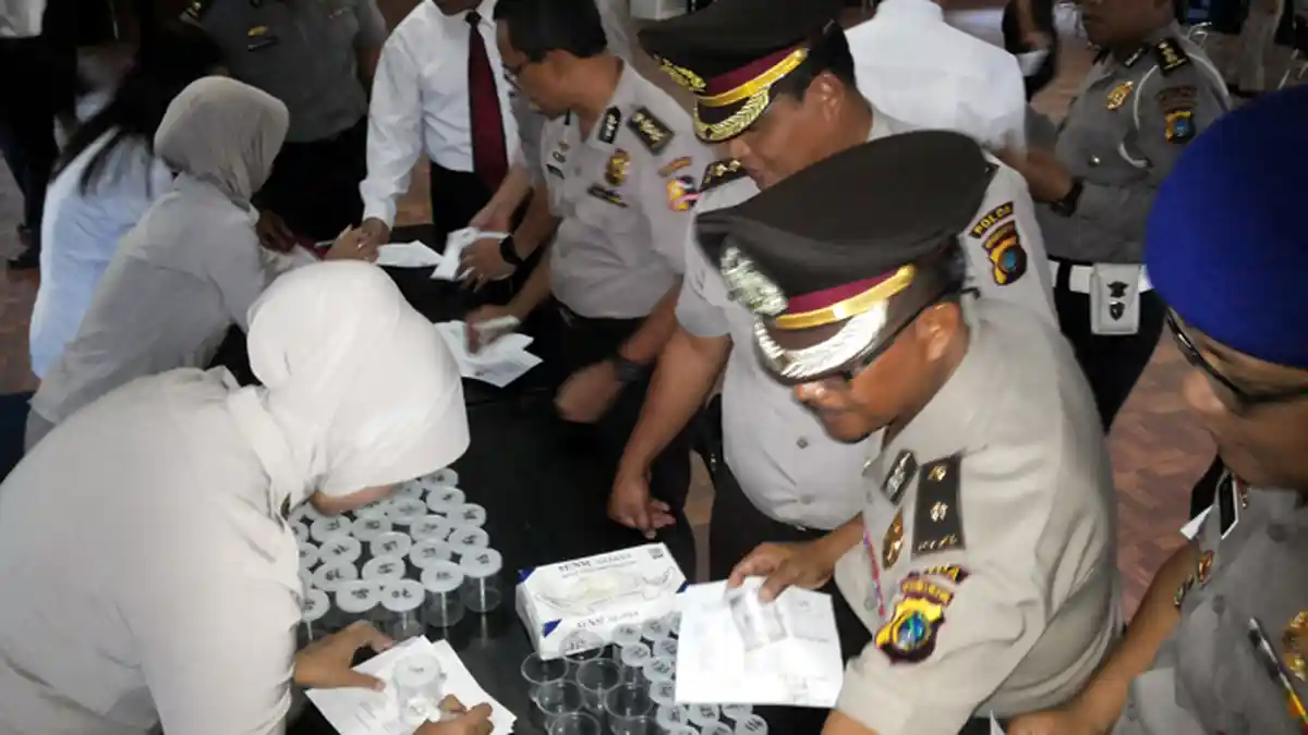 Perwira Utama Polda Babel Tiba-tiba Dites Urine