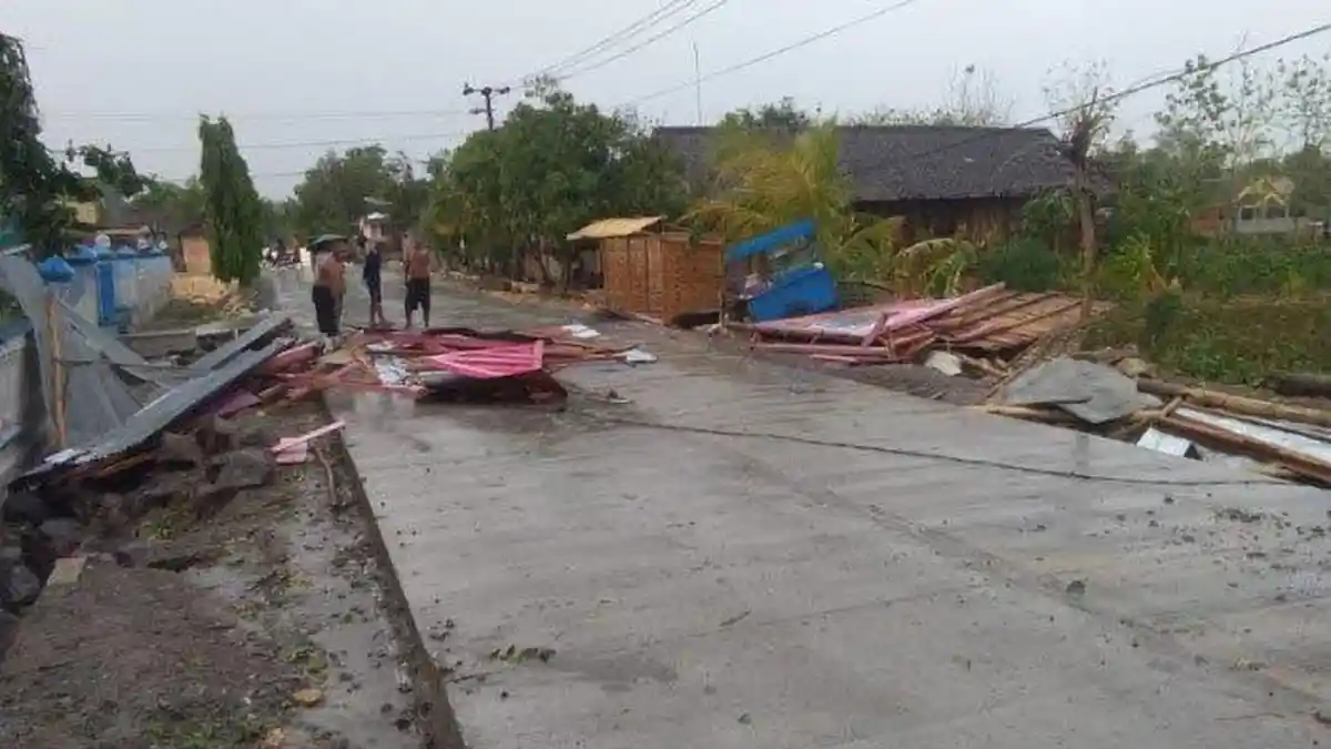 Angin Puting Beliung Porak-porandakan Bojonegoro, 1.337 Rumah Rusak