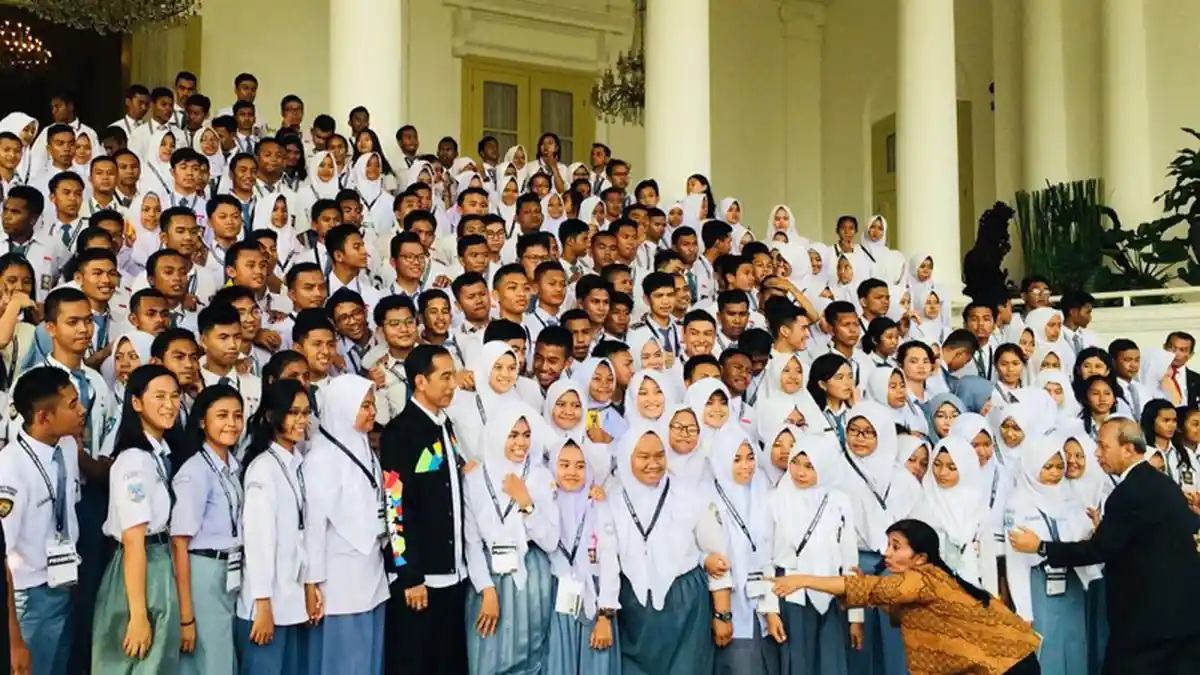 Jokowi Gunakan Jaket Asian Games Saat Terima Anak SMA