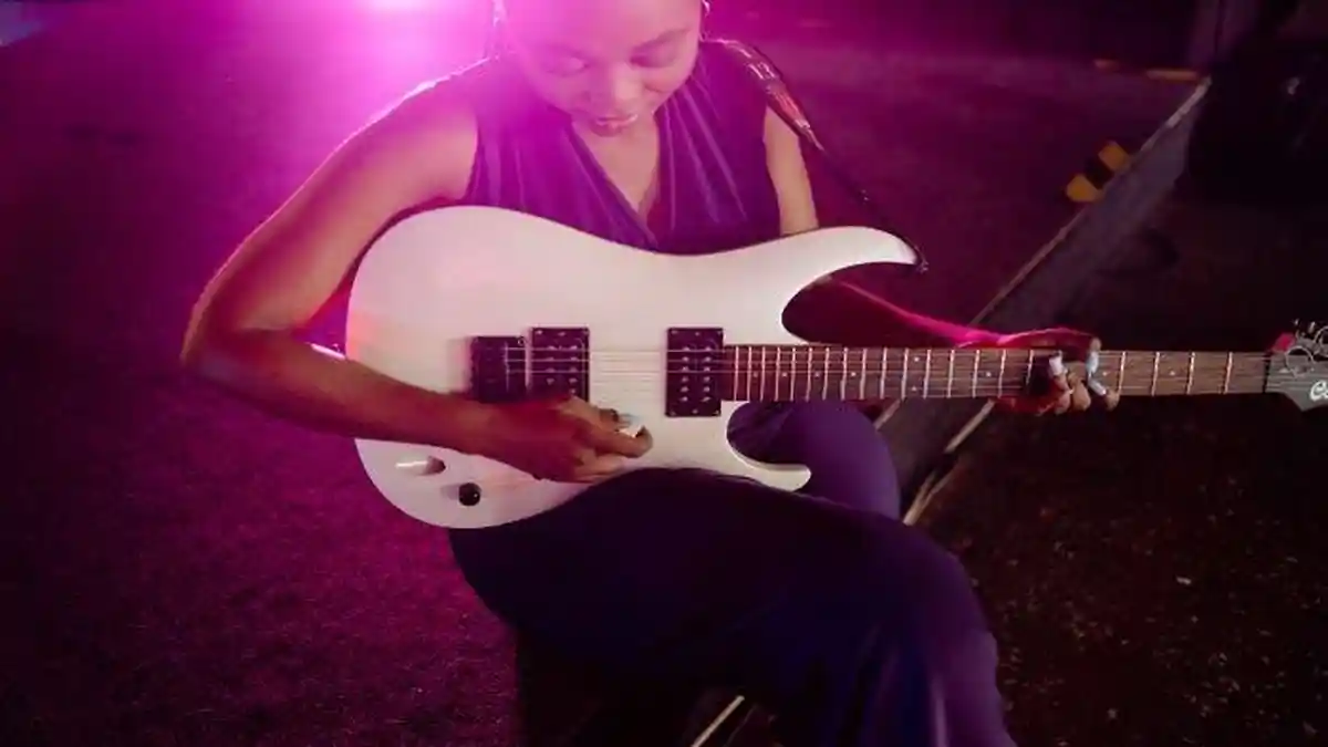 Chord Gitar dan Lirik Lagu "Pieces" yang Dinyanyikan Oleh SUM 41