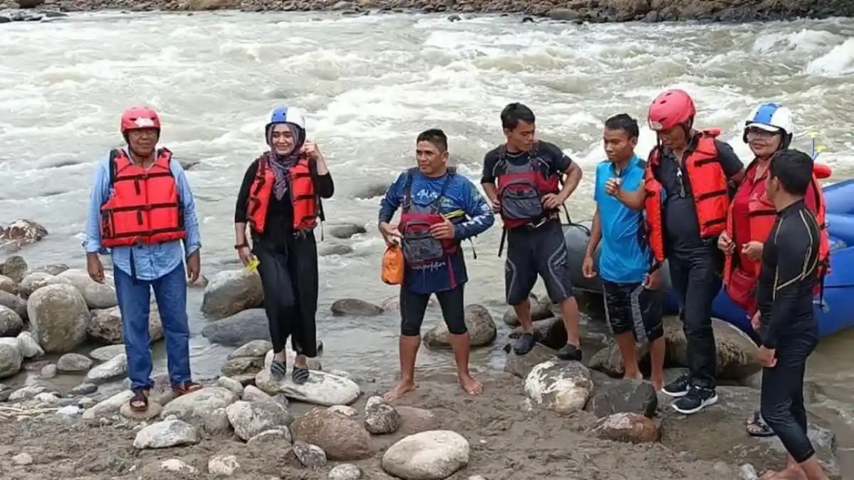 Pembukaan Objek Wisata Masa New Normal, Bupati Toraja Utara Ikut Arung Jeram di Denpina