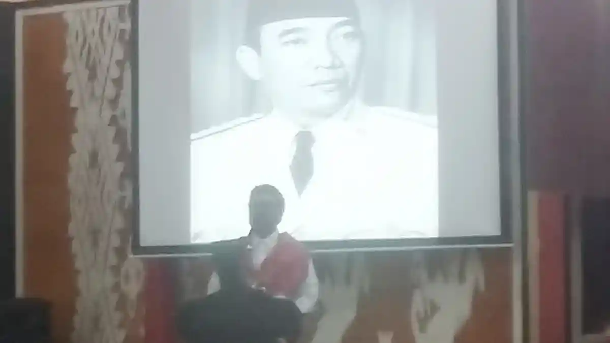 Dua Mantan Wagub NTT dan Penjabat Gubernur Hadiri Paripurna Istimewa